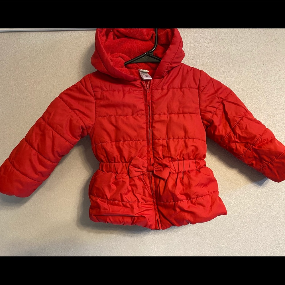 Super-cute and great condition red puffy jacket with zipper and BOW! ❤️🎀